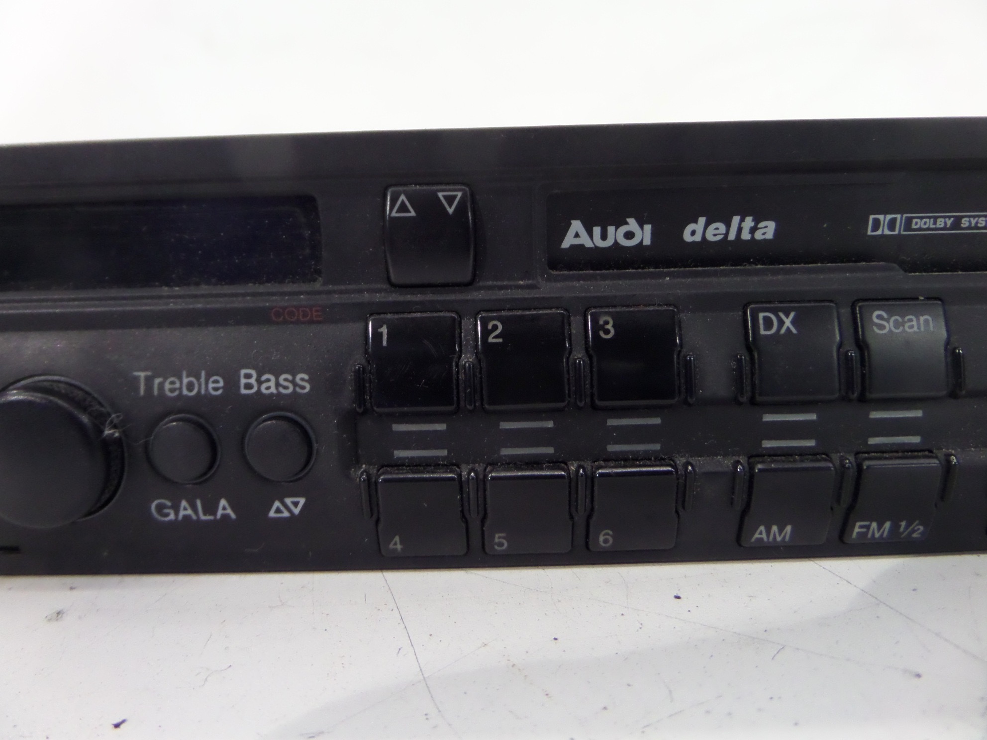 Audi A4 Delta Cassette Stereo Radio Deck B5 9697 OEM 4D0