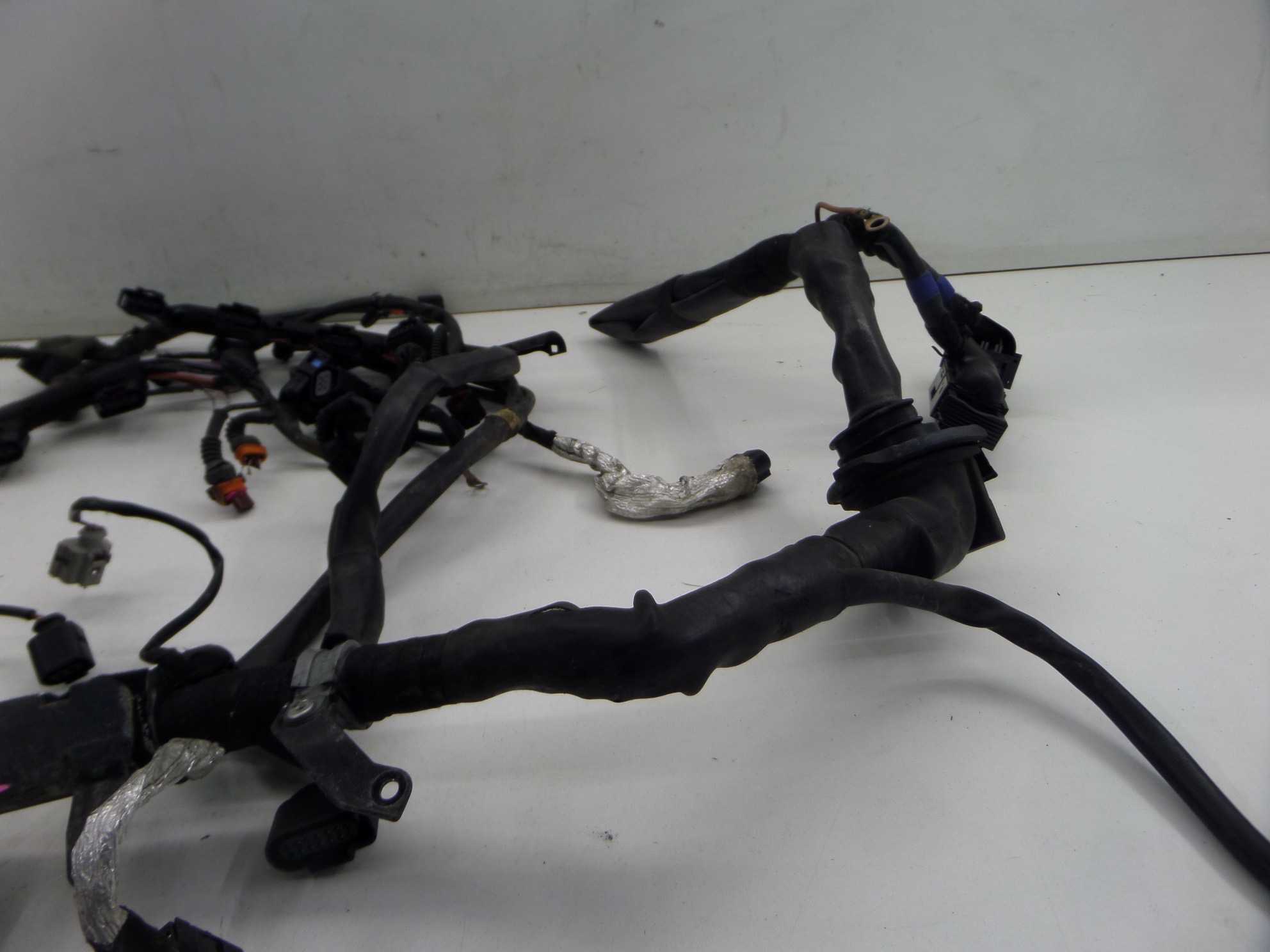 06-08 Audi B7 RS4 4.2L Engine Wiring Harness 2 ECU Some Cut Wires | eBay